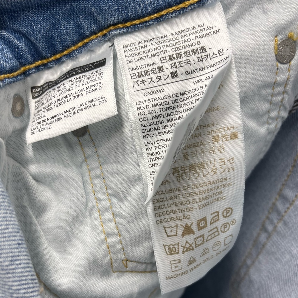 Men’s Levi Jeans - Picture 6 of 10
